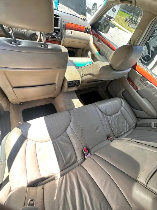 2002 Lexus LS 3rd Gen - Image 7 of 10