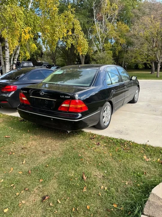 2002 Lexus LS 3rd Gen - Image 3 of 10