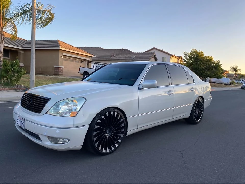 2002 Lexus LS 3rd Gen - Image 3 of 11