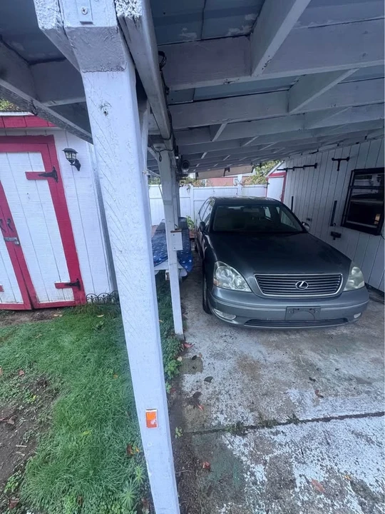 2002 Lexus LS 3rd Gen - Image 2 of 6