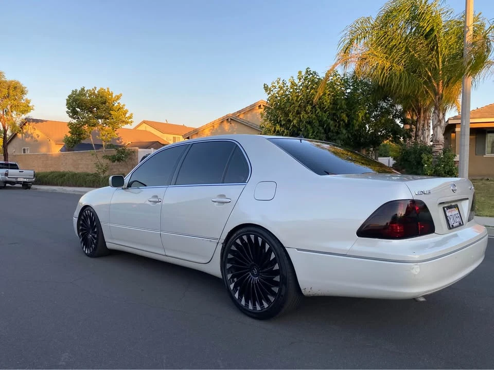 2002 Lexus LS 3rd Gen - Image 4 of 11