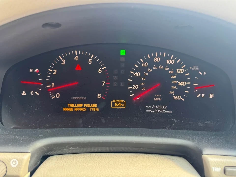 2002 Lexus LS 3rd Gen - Image 7 of 10