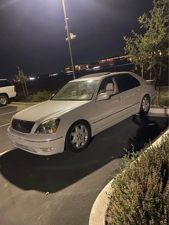 2002 Lexus LS 3rd Gen - Image 4 of 6