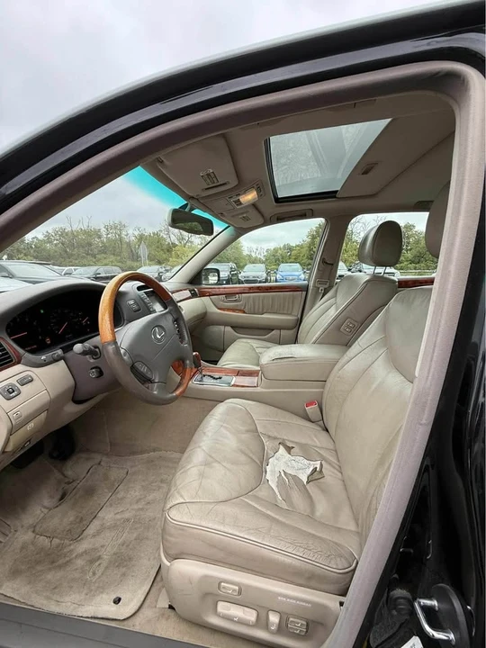 2002 Lexus LS 3rd Gen - Image 5 of 9