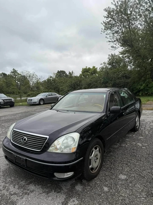 2002 Lexus LS 3rd Gen - Image 2 of 9