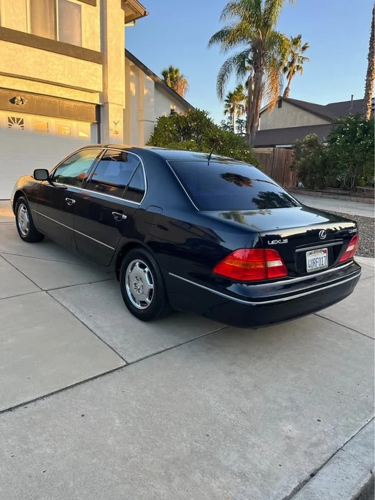 2002 Lexus LS 3rd Gen - Image 3 of 14