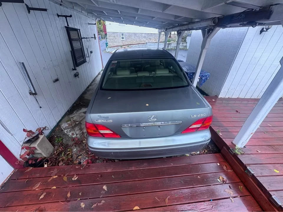 2002 Lexus LS 3rd Gen - Image 3 of 6