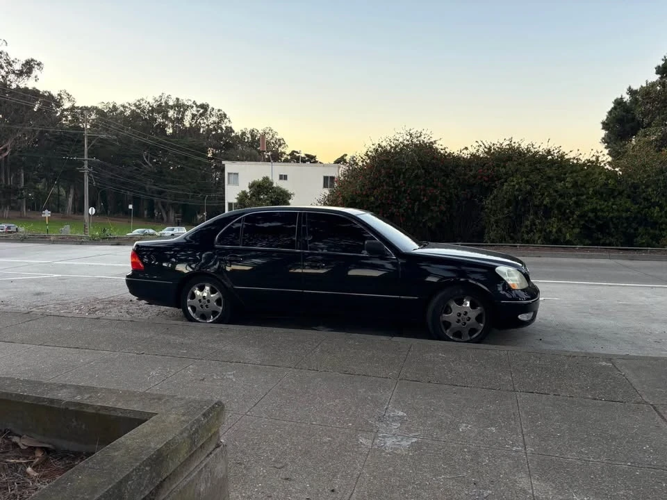 2002 Lexus LS 3rd Gen - Image 5 of 5