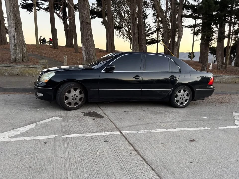 2002 Lexus LS 3rd Gen - Image 2 of 5