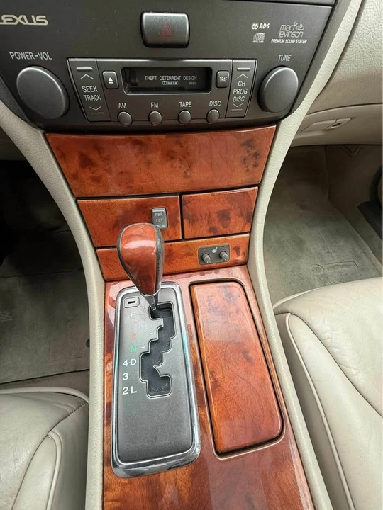 2002 Lexus LS 3rd Gen - Image 8 of 9