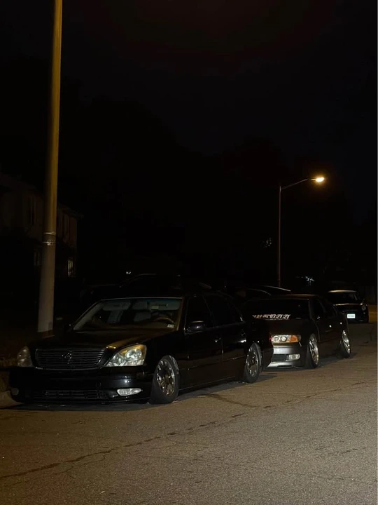2002 Lexus LS 3rd Gen - Image 2 of 3