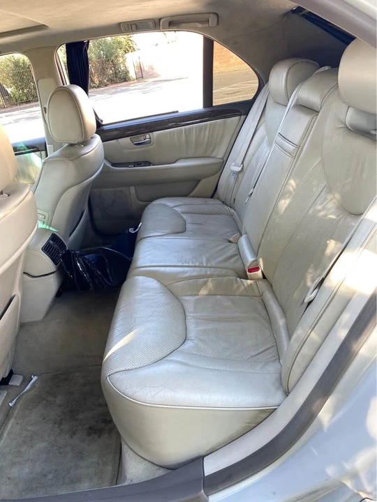 2002 Lexus LS 3rd Gen - Image 15 of 20