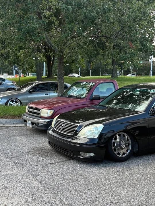 2002 Lexus LS 3rd Gen - Image 3 of 3