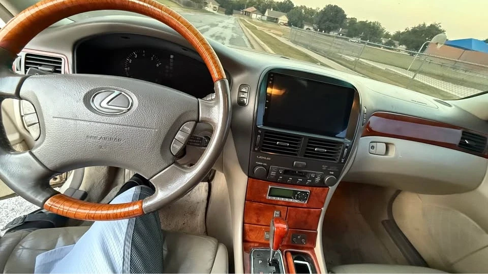 2002 Lexus LS 3rd Gen - Image 5 of 8