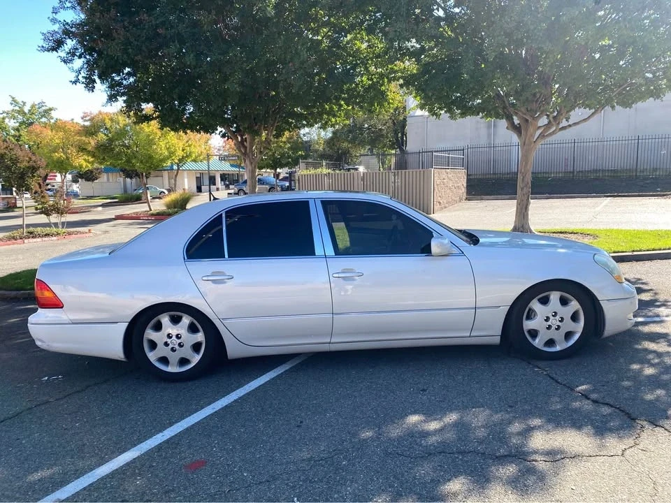 2002 Lexus LS 3rd Gen - Image 7 of 20