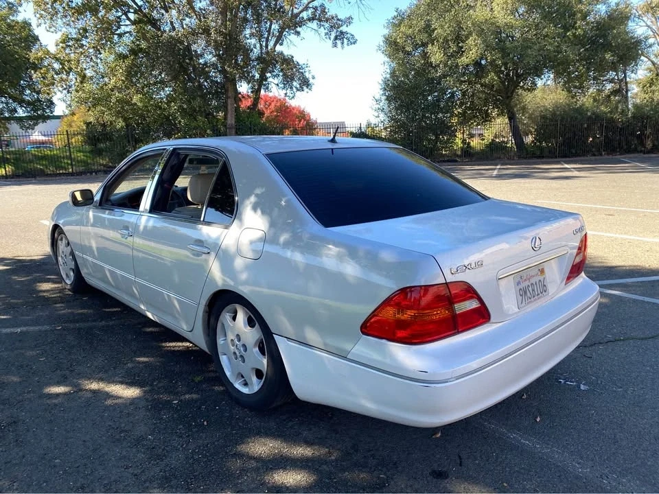2002 Lexus LS 3rd Gen - Image 8 of 20