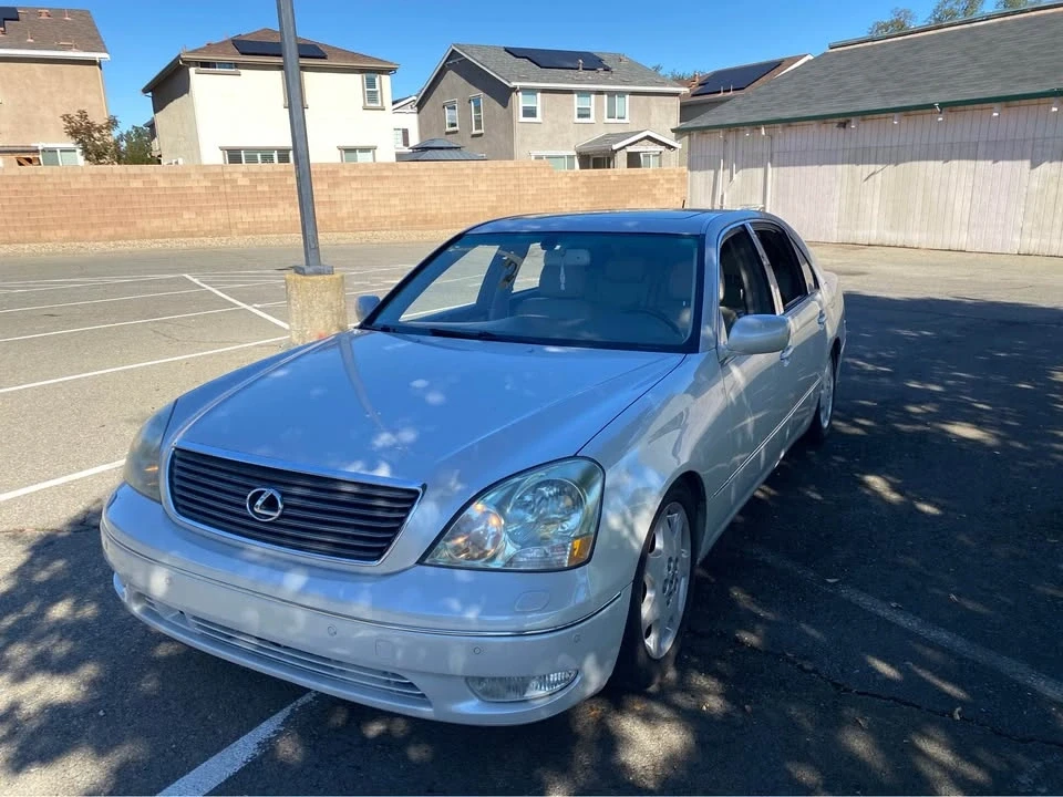2002 Lexus LS 3rd Gen - Image 11 of 20