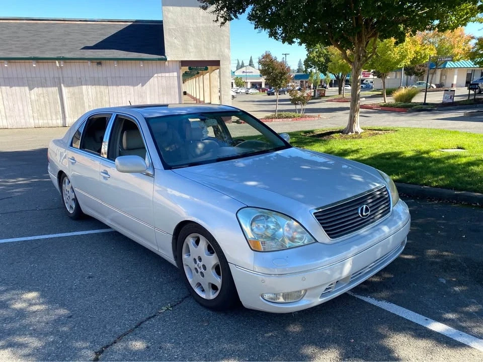 2002 Lexus LS 3rd Gen - Image 12 of 20