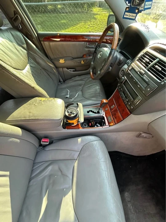 2002 Lexus LS 3rd Gen - Image 2 of 5
