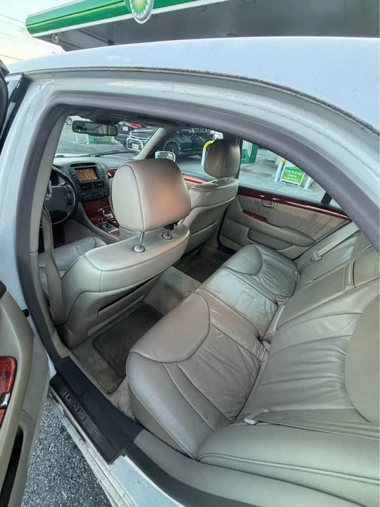 2002 Lexus LS 3rd Gen - Image 7 of 10