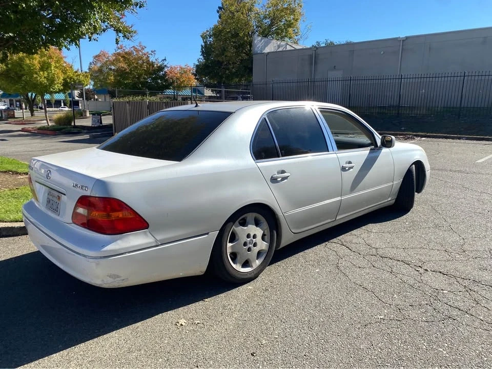 2002 Lexus LS 3rd Gen - Image 3 of 20
