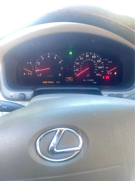 2002 Lexus LS 3rd Gen - Image 20 of 20