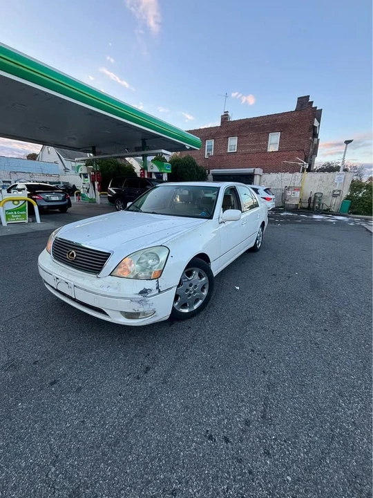 2002 Lexus LS 3rd Gen - Image 6 of 10