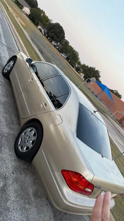 2002 Lexus LS 3rd Gen - Image 3 of 8