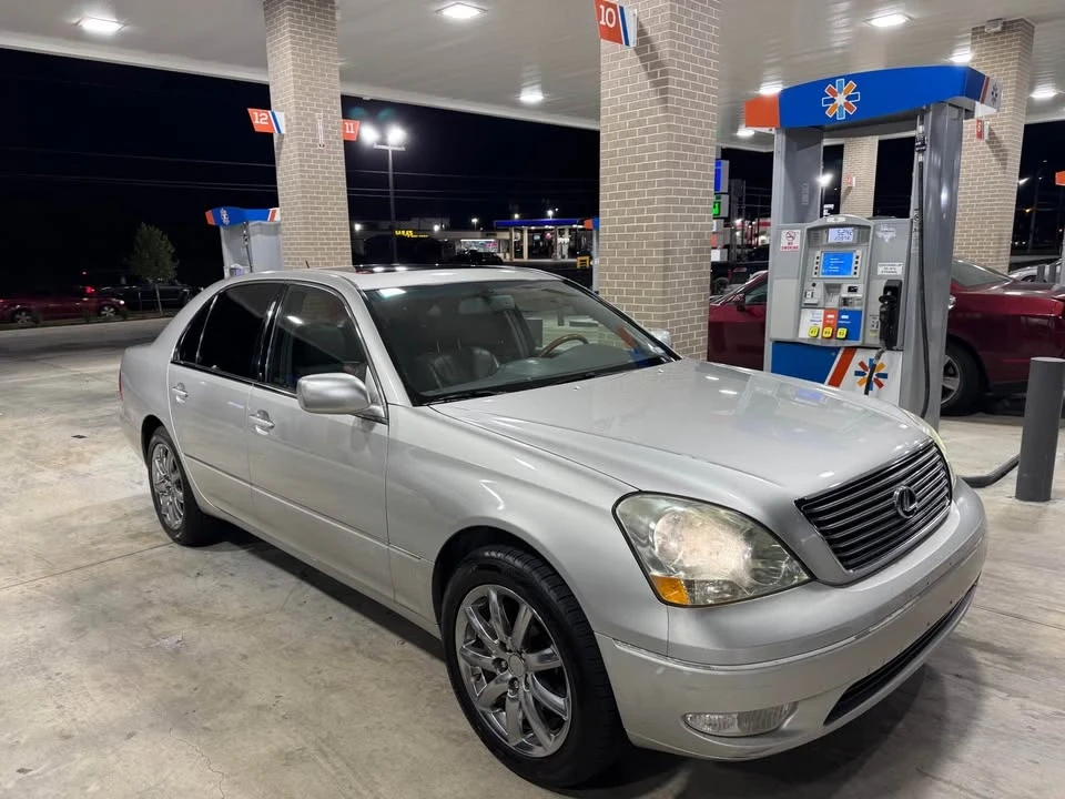 2002 Lexus LS 3rd Gen - Image 2 of 8