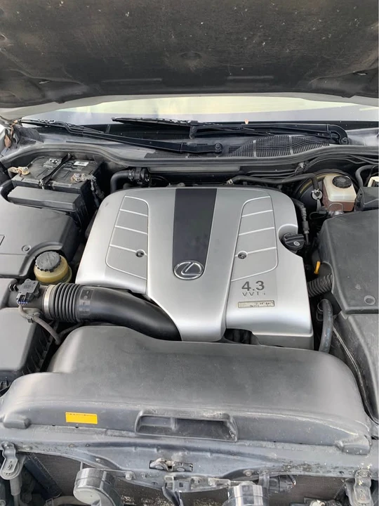 2002 Lexus LS 3rd Gen - Image 10 of 12
