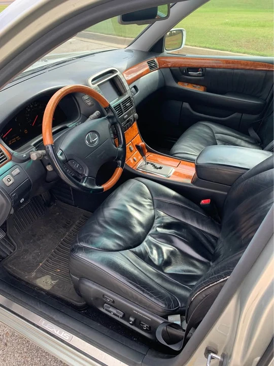 2002 Lexus LS 3rd Gen - Image 7 of 12