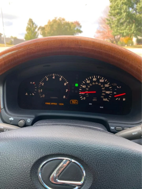2002 Lexus LS 3rd Gen - Image 5 of 12