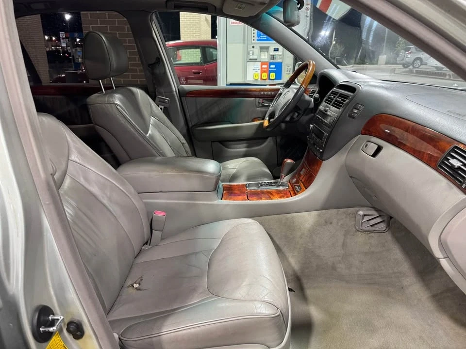2002 Lexus LS 3rd Gen - Image 7 of 8