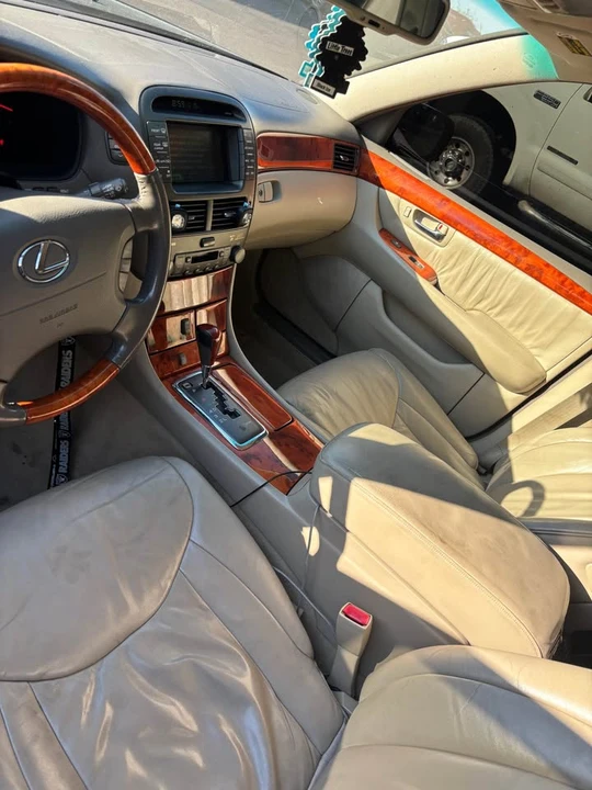 2002 Lexus LS 3rd Gen - Image 3 of 6