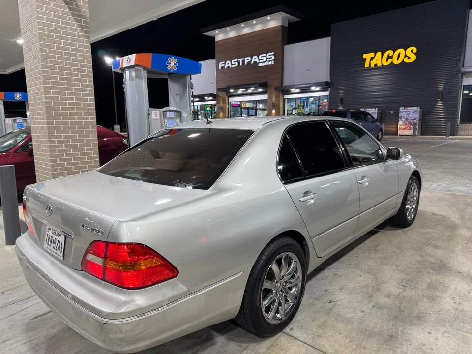 2002 Lexus LS 3rd Gen - Image 3 of 8