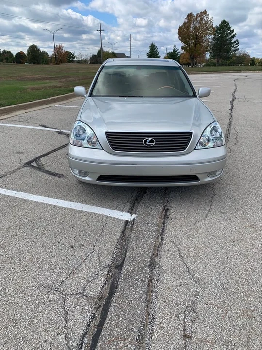 2002 Lexus LS 3rd Gen - Image 3 of 12
