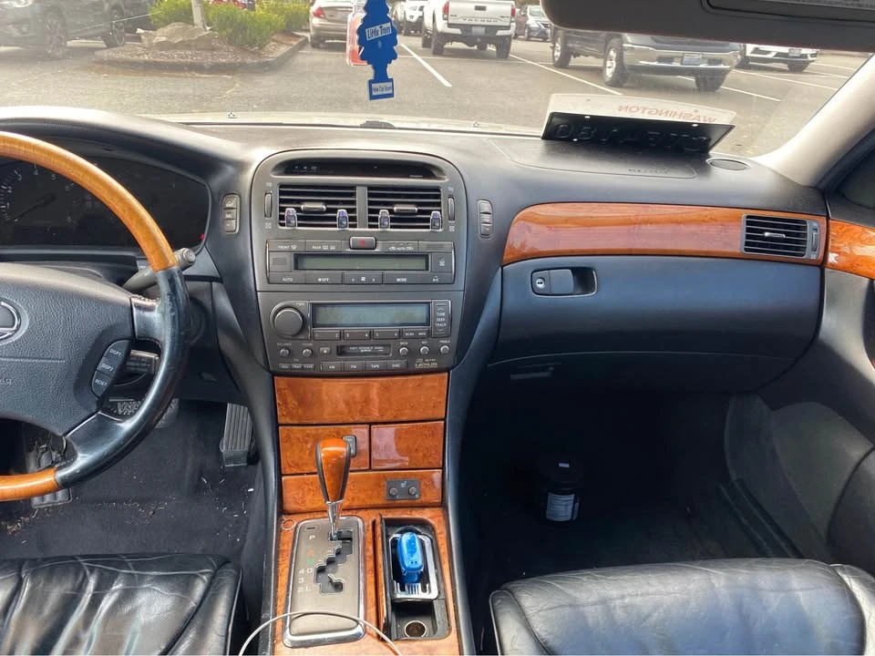 2002 Lexus LS 3rd Gen - Image 5 of 7