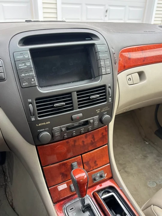 2002 Lexus LS 3rd Gen - Image 6 of 19