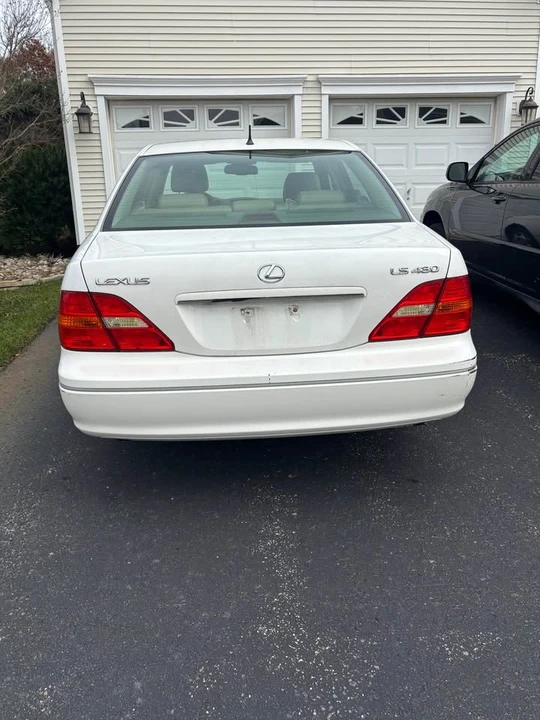 2002 Lexus LS 3rd Gen - Image 4 of 19