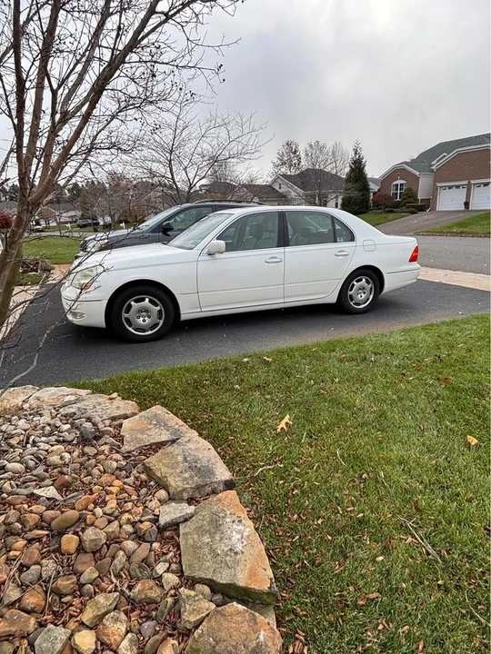 2002 Lexus LS 3rd Gen - Image 3 of 19