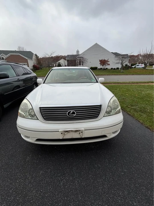 2002 Lexus LS 3rd Gen - Image 2 of 19