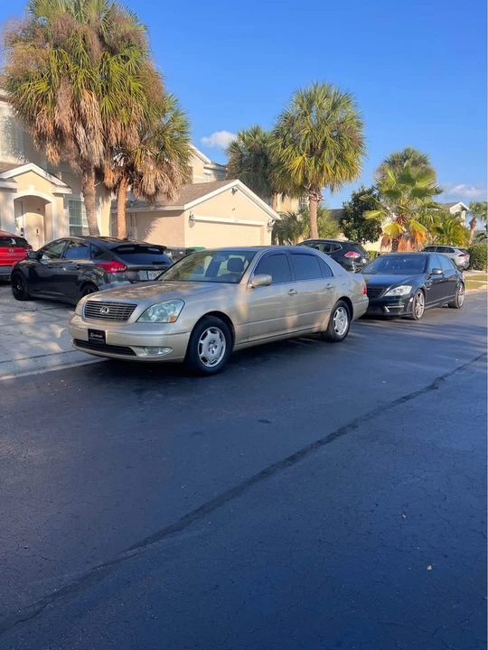 2002 Lexus LS 3rd Gen - Image 7 of 8