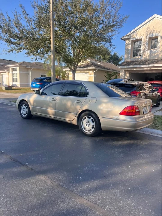 2002 Lexus LS 3rd Gen - Image 6 of 8