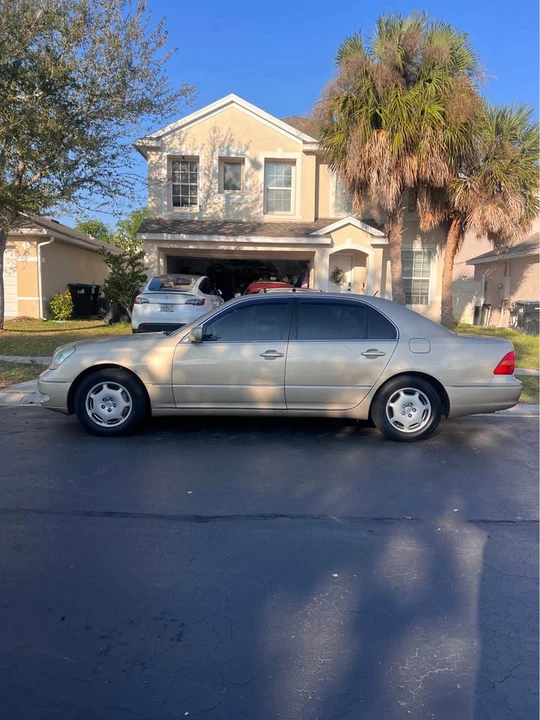 2002 Lexus LS 3rd Gen - Image 4 of 8