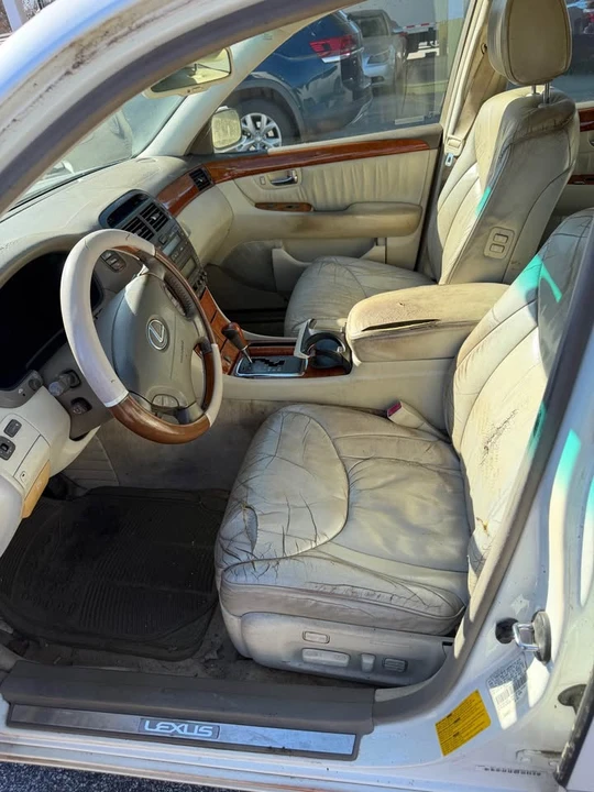2002 Lexus LS 3rd Gen - Image 7 of 8