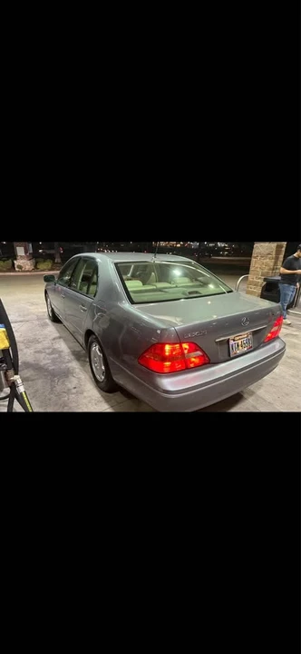 2002 Lexus LS 3rd Gen - Image 6 of 9