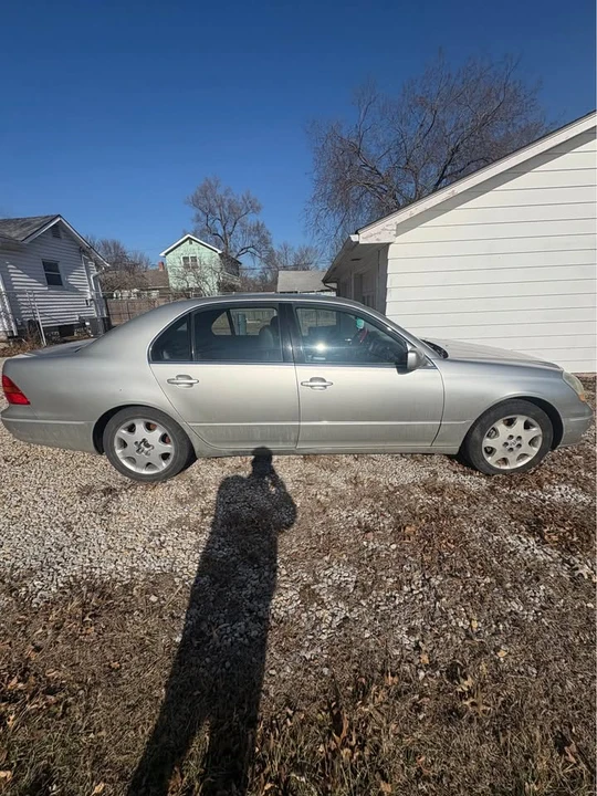 2002 Lexus LS 3rd Gen - Image 3 of 6