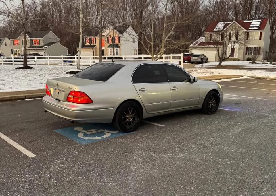 2002 Lexus LS 3rd Gen - Image 16 of 20