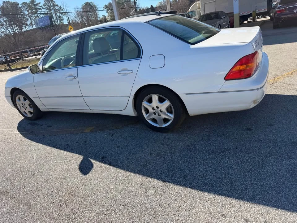 2002 Lexus LS 3rd Gen - Image 5 of 8