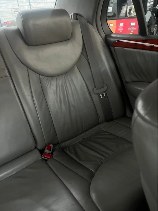 2002 Lexus LS 3rd Gen - Image 8 of 20